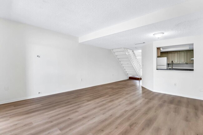 Building Photo - 5200 NW 31st Ave