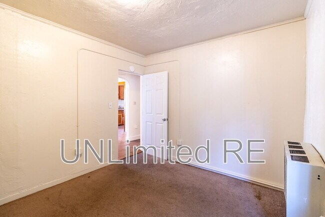 Building Photo - 306 S Humphreys St