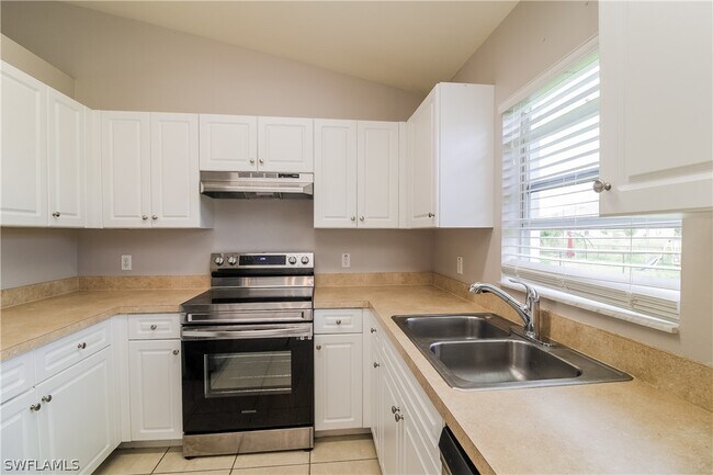 Building Photo - 3802 35th St SW