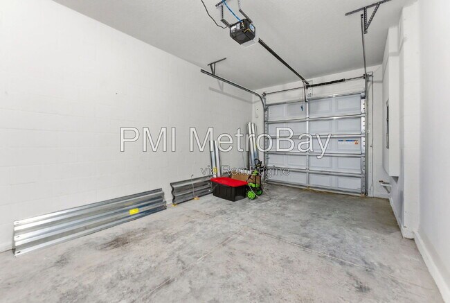 Building Photo - 16632 Grotto Steam Pl