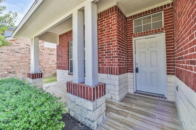 Building Photo - 911 Merlin Roost Ct