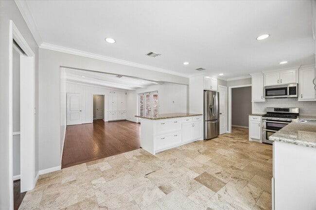 Building Photo - 9310 Woodmeadow St
