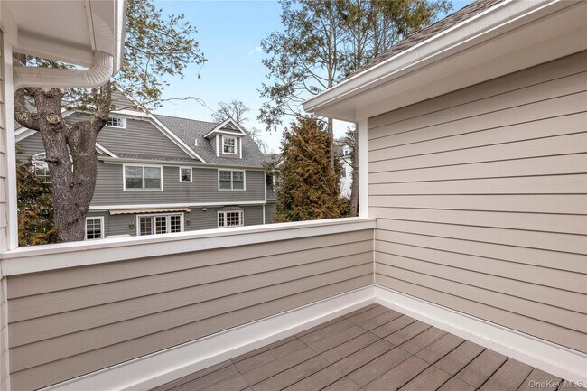 Building Photo - 280 Purchase St