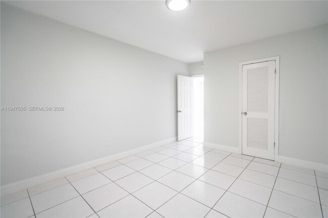 Building Photo - 7829 Carlyle Ave