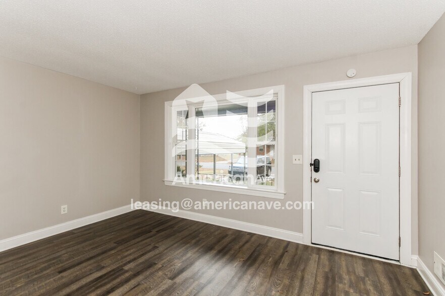 Building Photo - 4527 Robney Dr