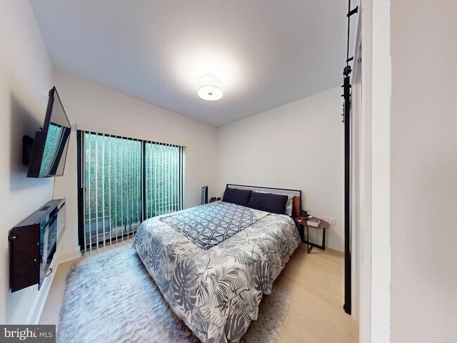 Building Photo - 2642 39th St NW