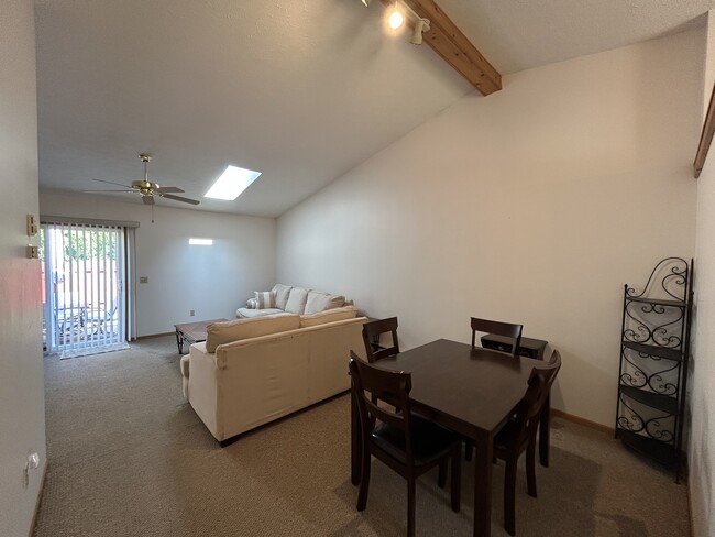 Building Photo - 651 Sturbridge Dr
