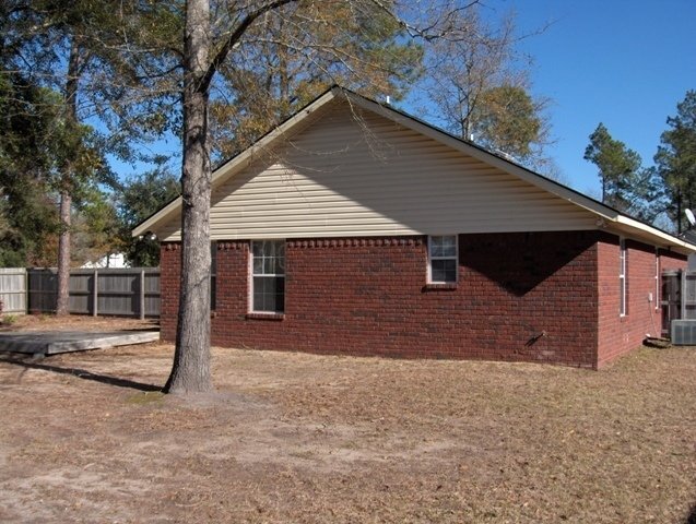 Building Photo - House for Rent