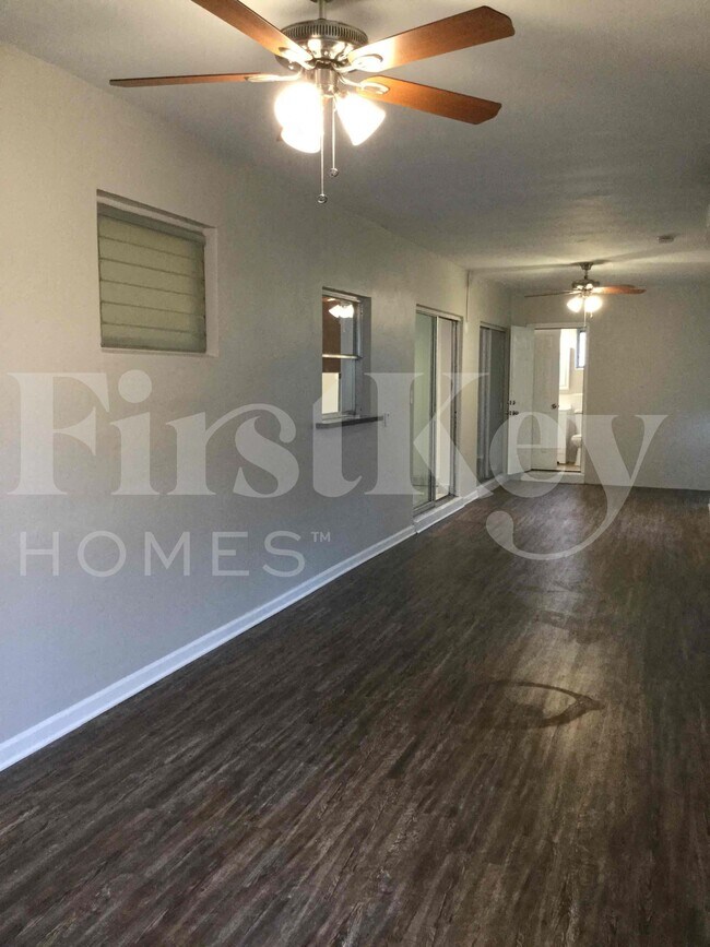 Building Photo - 7925 Indigo St