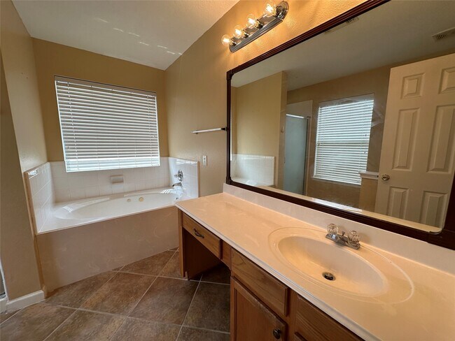 Building Photo - 9922 Sand Lodge Ln