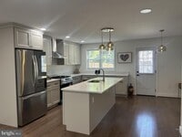 Building Photo - 744 E Cold Spring Ln