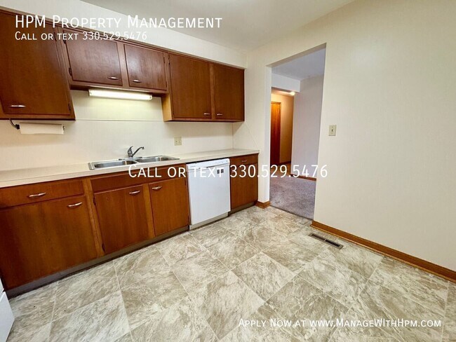 Building Photo - 7165 Starcliff Ave NW