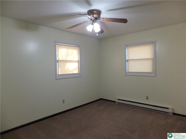 Building Photo - 8368 Seemsville Rd