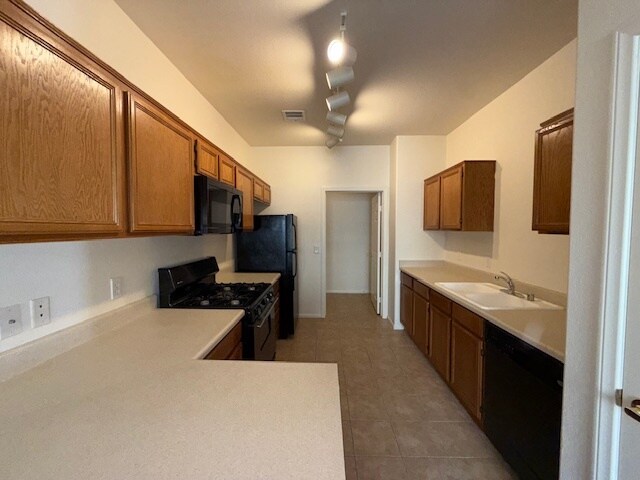 Building Photo - 68 Brown Swallow Way