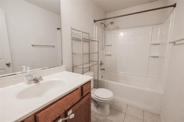 Building Photo - 1021 N Rhea Dr