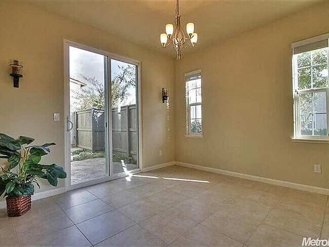 Building Photo - 9035 Crescenda Ln