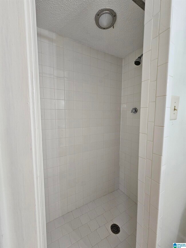 Building Photo - 3405 Sandner Ct