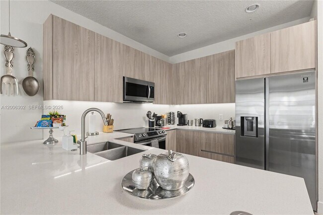 Building Photo - 17416 Hidden Forest Dr