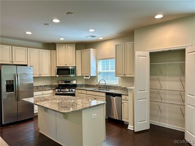 Building Photo - 5718 Swift Fox Dr