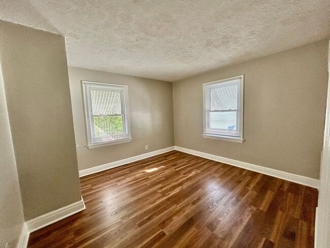 Building Photo - Beautiful Home in Castlewood!!