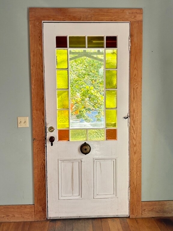 Building Photo - 527 Main St