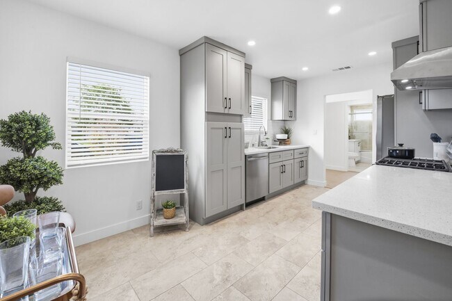 Building Photo - Showing Times: to schedule a viewing, please contact us