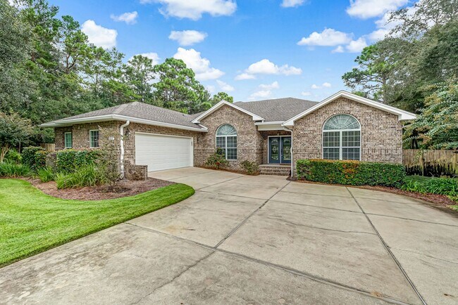 Building Photo - Gorgeous Southern Living Home in Coveted S...