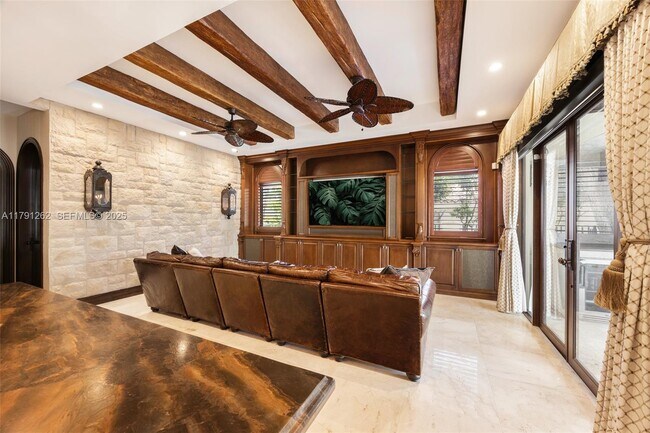 Building Photo - 6016 Leonardo St