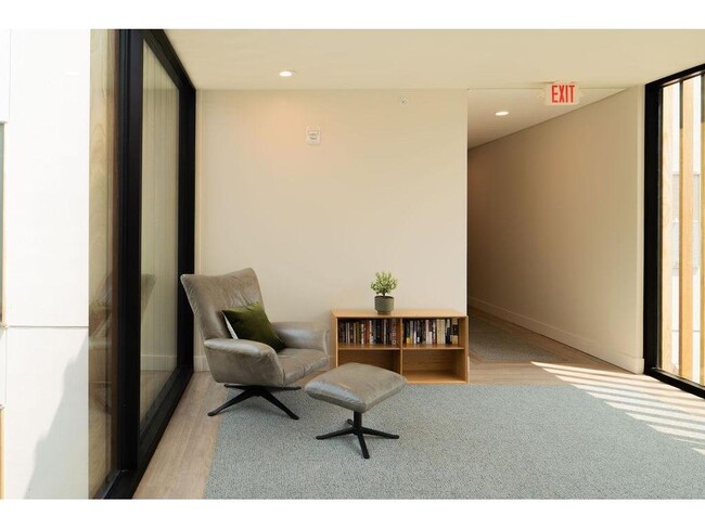 Building Photo - 100 West Dr