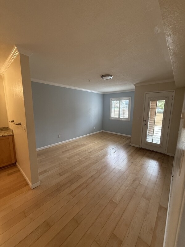 Building Photo - 3550 Lebon Dr