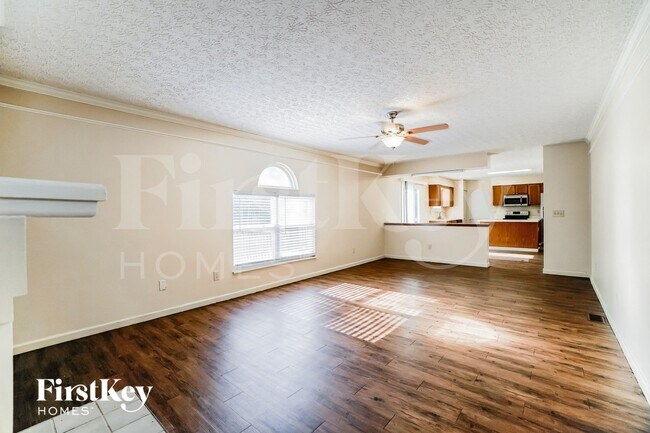 Building Photo - 784 Middlebury Way