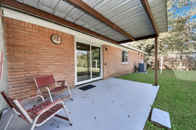 Building Photo - 1103 Pine St