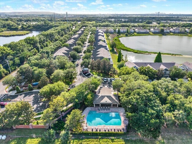 Building Photo - 5036 Pond Ridge Dr