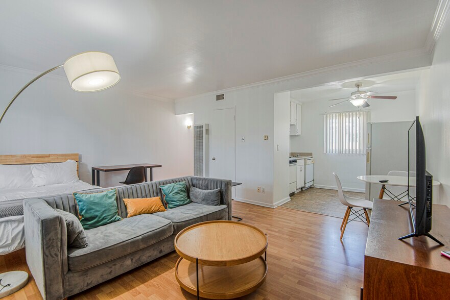 Primary Photo - 5845 Interceptor St