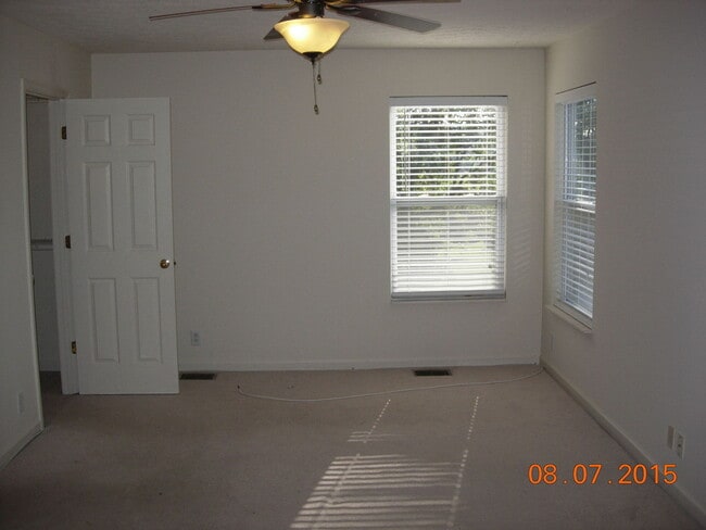 Building Photo - Bellevue Home