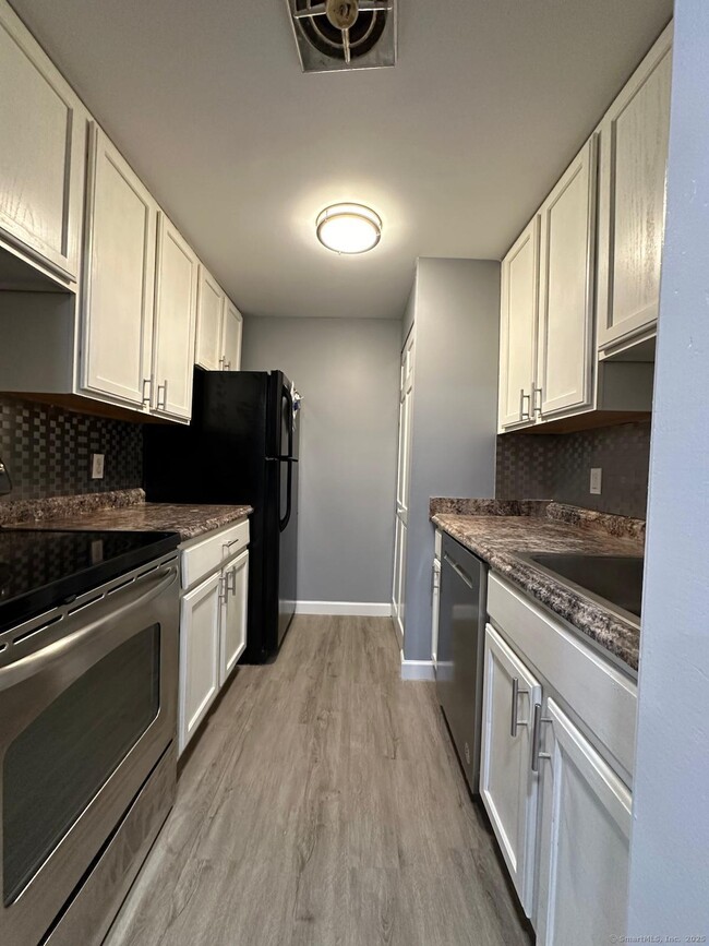 Building Photo - 83 Cinnamon Spring