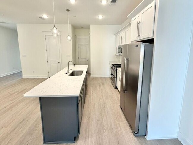 Building Photo - OPEN HOUSE! Now Leasing a Brand New 4-Bedroom 3.5 Townhome in Olive Branch-Minutes from Methodist...