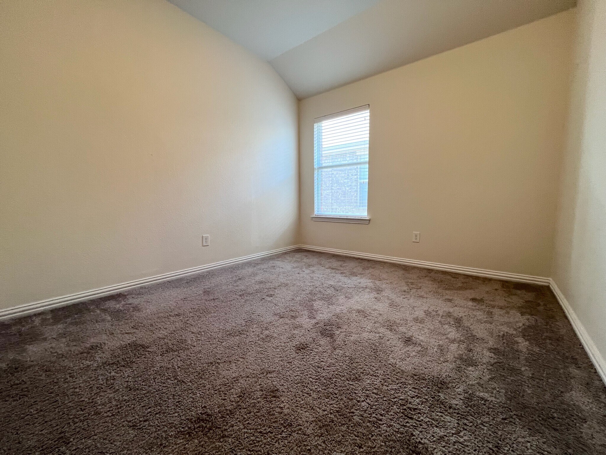 Building Photo - 706 Cedar Cove Dr