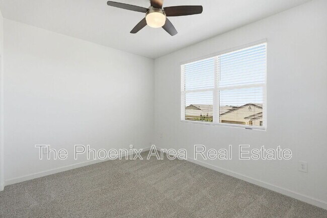 Building Photo - 2761 W Seaver Ave
