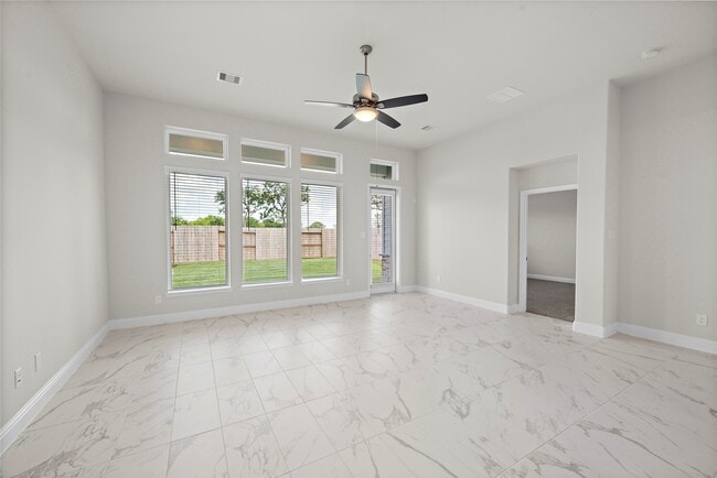 Building Photo - 1718 Forest Mist Dr