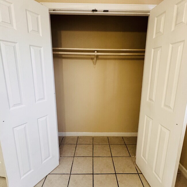 Building Photo - Spacious 2-Bedroom | 1 Bathroom Apartment at The Legacy in Nederland, TX!