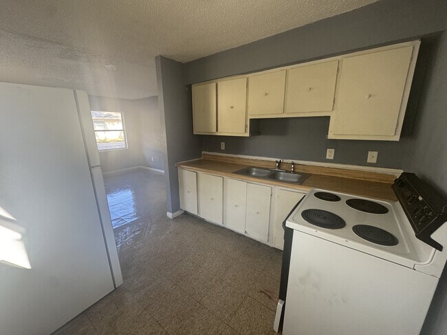 Building Photo - 402 Terry St