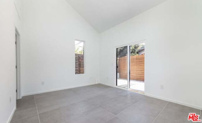 Building Photo - 1332 Silver Lake Blvd
