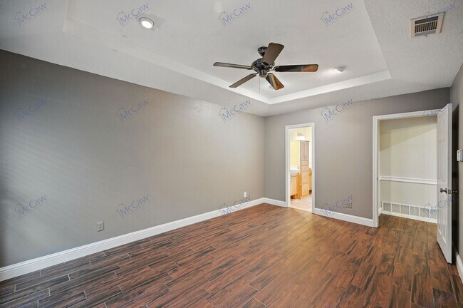 Building Photo - 1510 Raleigh Dr