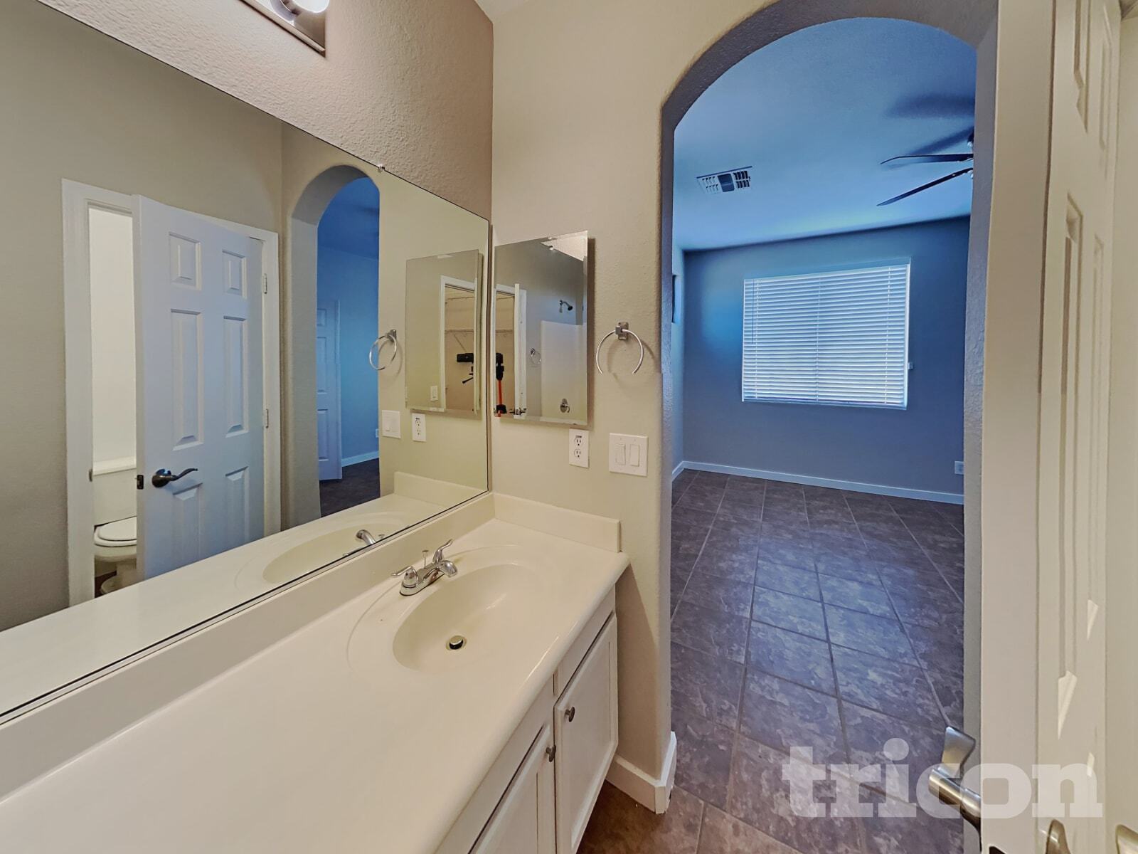 Building Photo - 1607 W Lydia Ln