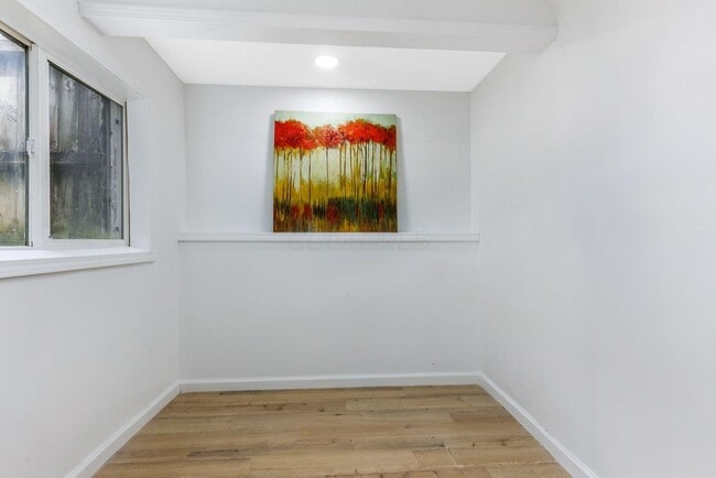 Building Photo - 3747 Christie Rd W