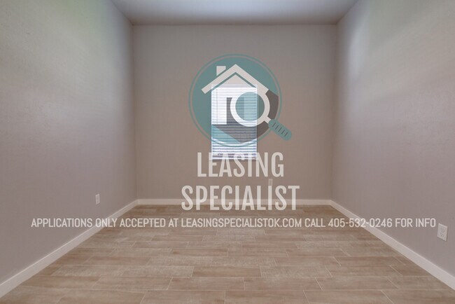 Building Photo - AMAZING NORMAN HOME AVAILABLE TO PRE-LEASE...