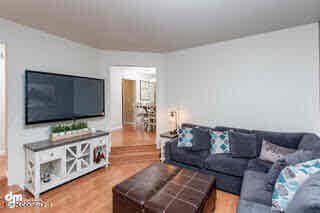 Building Photo - 8933 Lakehurst Dr