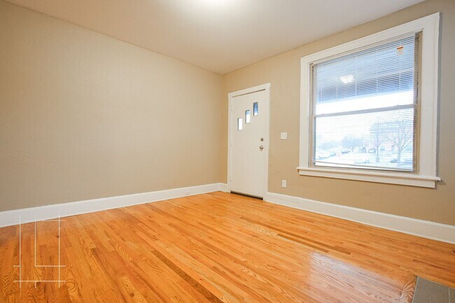 Building Photo - 1286 N 4th St