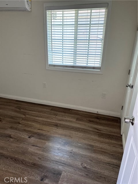 Building Photo - 5828 N Vista St